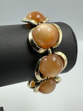 Vintage Moonglow Bracelet Peach Gold Tone Thermoset Cabochon Retro Chunky 7"